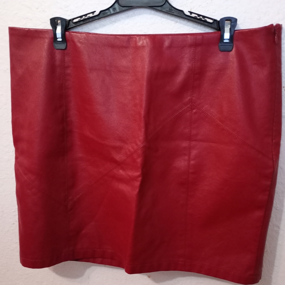 Women's Faux Leather Skirt size XL by Fahsyee Brand New